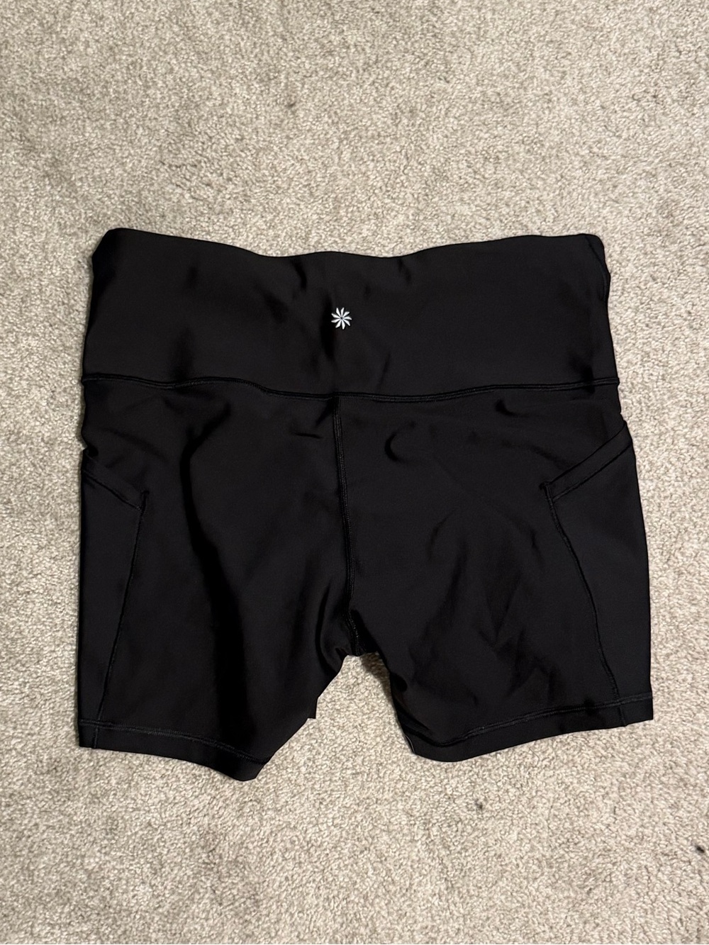 Athleta interval stash 5 inch shorts